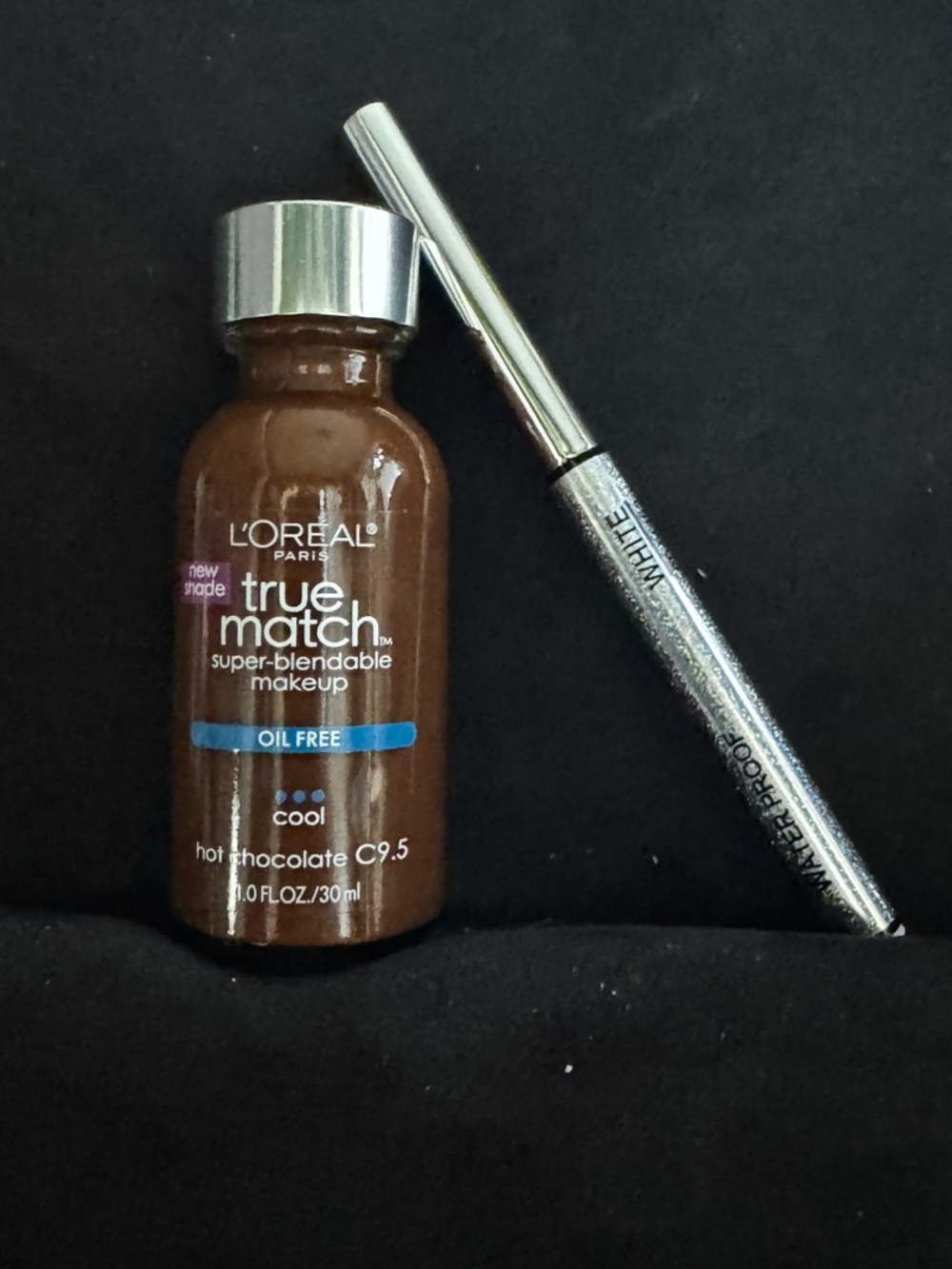L’Oréal True‎ Match Foundation C9.5 + Waterproof Eyeliner Bundle